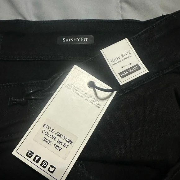 Judy Blue high waist skinny fit Black Jeans size 18W - Picture 3 of 7